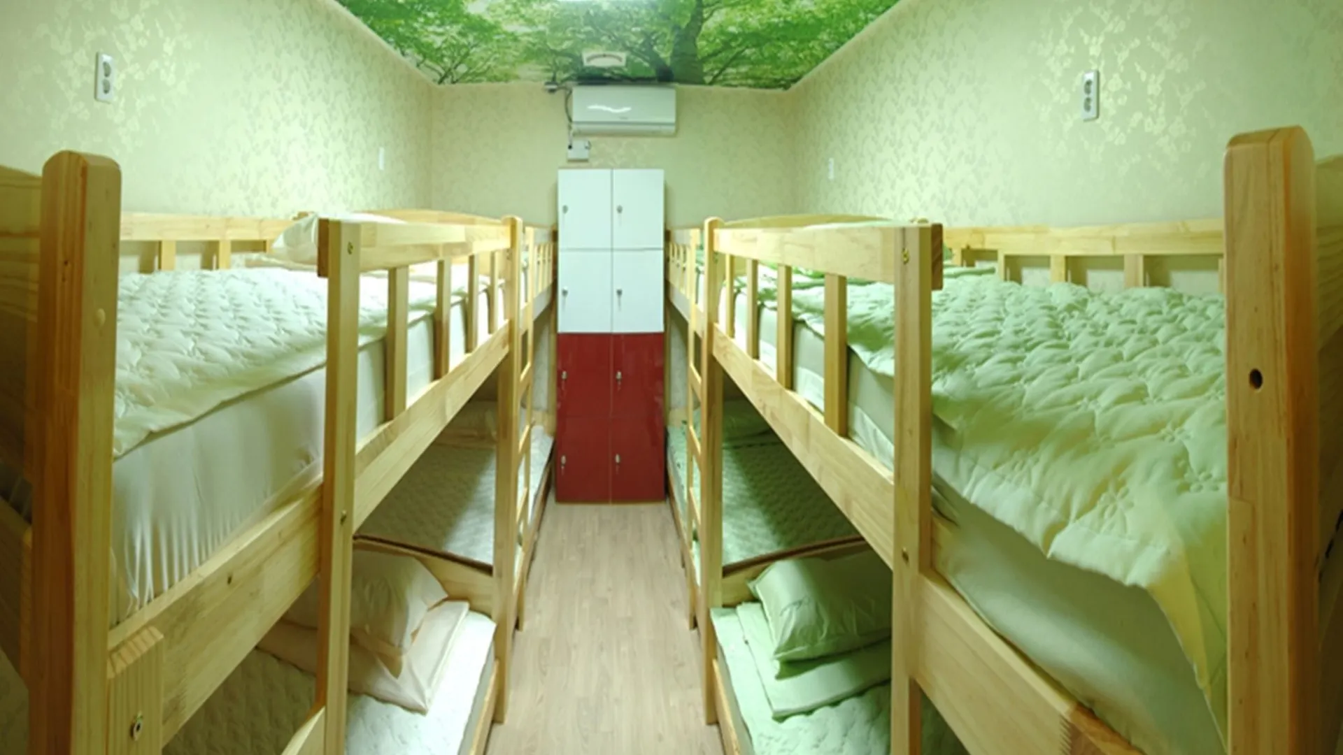 Story Guesthouse Пусан Южная Корея